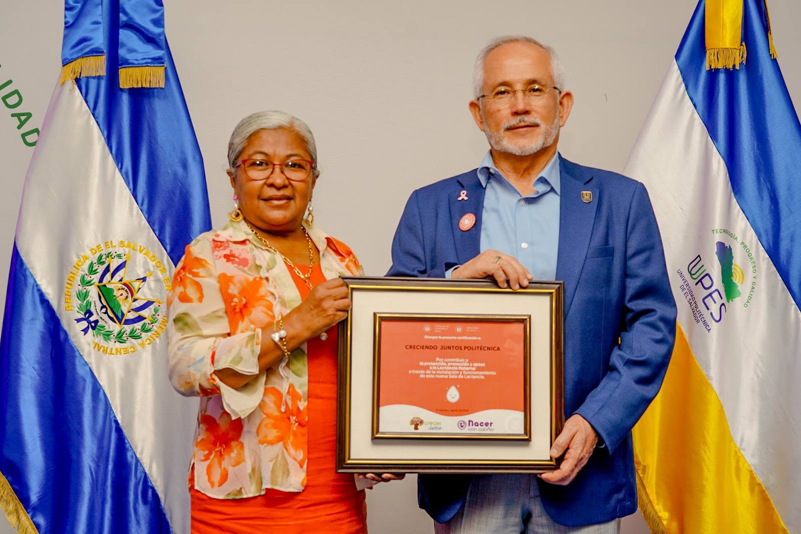 El rector de la UPES recibe un reconocimiento institucional