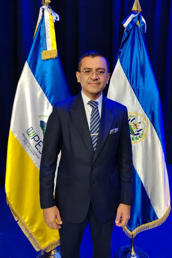 Lic. Marlon Vladimir Montoya López, Decano de la Facultad de Ciencias Jurídicas y Sociales de UPES.